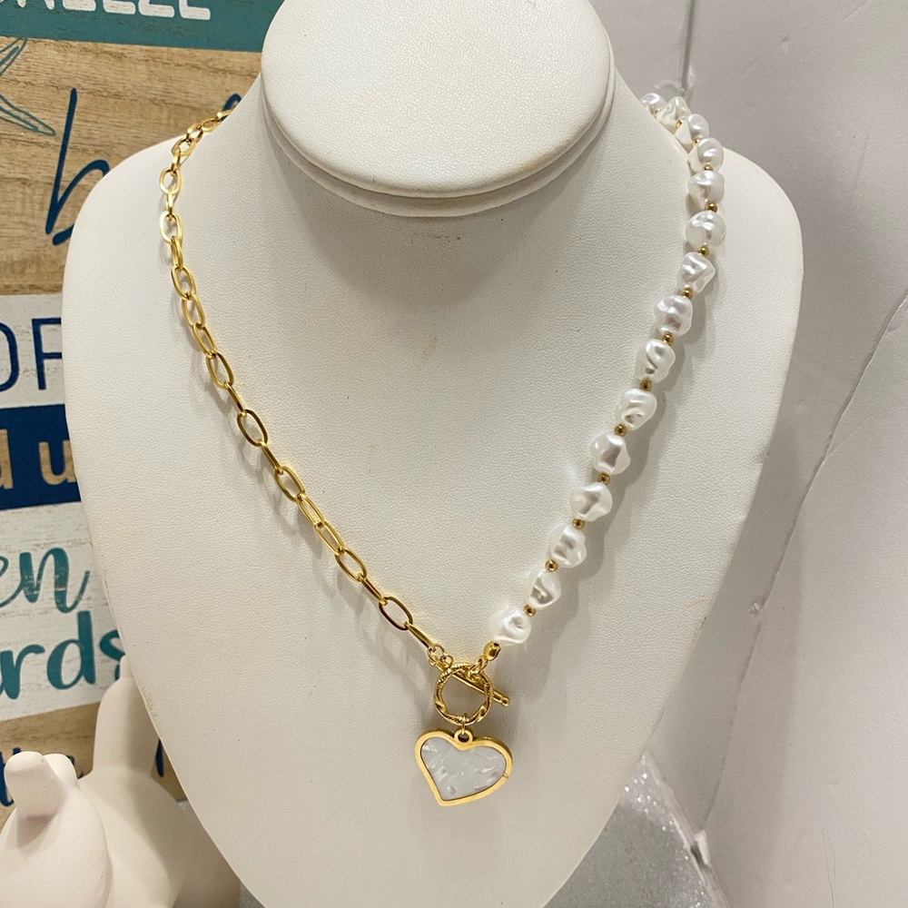 Gold and White Heart Pendant Necklace - Picture 5 of 7